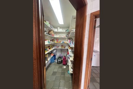 Cozinha de casa de condomínio à venda com 4 quartos, 377m² em Badu, Niterói