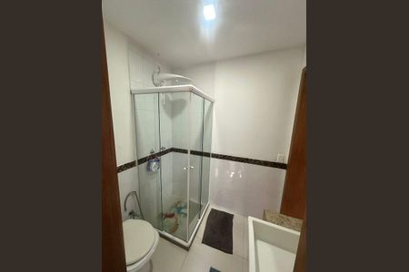 Banheiro de casa de condomínio à venda com 4 quartos, 377m² em Badu, Niterói
