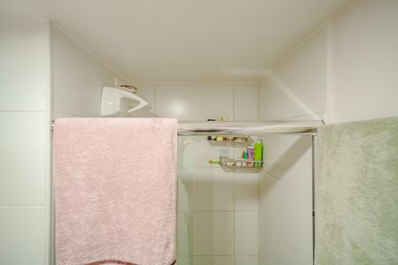 Banheiro de kitnet/studio para alugar com 1 quarto, 27m² em Vila Butantã, São Paulo