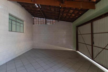 Garagem de casa para alugar com 2 quartos, 60m² em Parque Edu Chaves, São Paulo