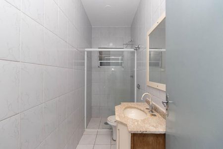 Banheiro de casa para alugar com 2 quartos, 60m² em Parque Edu Chaves, São Paulo