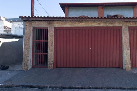 Fachada de casa para alugar com 2 quartos, 60m² em Parque Edu Chaves, São Paulo