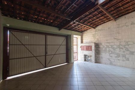 Garagem de casa para alugar com 2 quartos, 60m² em Parque Edu Chaves, São Paulo