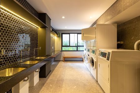 Área comum - Lavanderia de kitnet/studio para alugar com 1 quarto, 24m² em Pinheiros, São Paulo