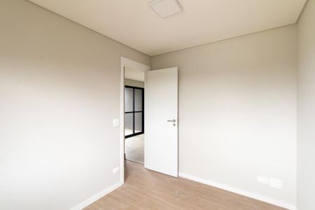Quarto 1 de apartamento para alugar com 3 quartos, 75m² em Tarumã, Pinhais