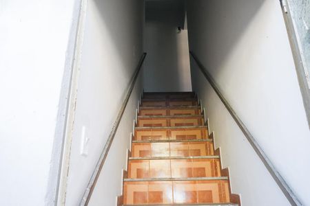 Escada de apartamento para alugar com 3 quartos, 150m² em Centro, Mesquita