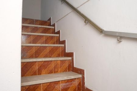 Escada de apartamento para alugar com 3 quartos, 150m² em Centro, Mesquita
