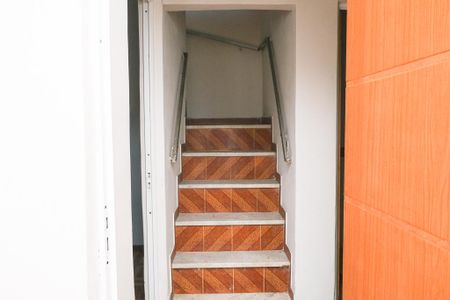 Escada de apartamento para alugar com 3 quartos, 150m² em Centro, Mesquita