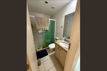 Banheiro de apartamento à venda com 3 quartos, 85m² em São Francisco, Niterói