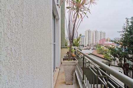 Varanda de casa de condomínio para alugar com 3 quartos, 200m² em Vila Romero, São Paulo