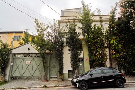 Fachada de casa de condomínio para alugar com 3 quartos, 200m² em Vila Romero, São Paulo