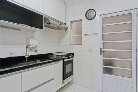 Cozinha de casa de condomínio para alugar com 3 quartos, 200m² em Vila Romero, São Paulo