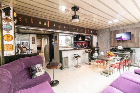 Casa para alugar com 200m², 4 quartos e 2 vagasSala de TV