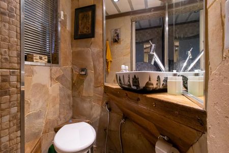 Casa para alugar com 200m², 4 quartos e 2 vagasLavabo