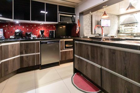 Casa para alugar com 200m², 4 quartos e 2 vagasCozinha - Armários