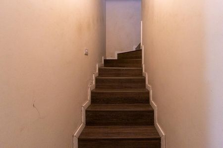 Casa para alugar com 200m², 4 quartos e 2 vagasEscada