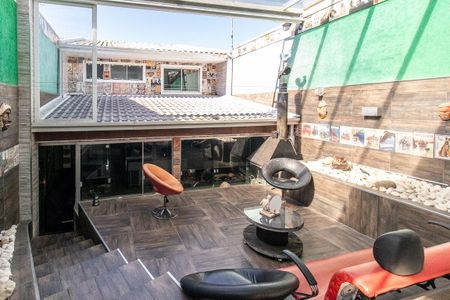 Casa para alugar com 200m², 4 quartos e 2 vagasÁrea comum