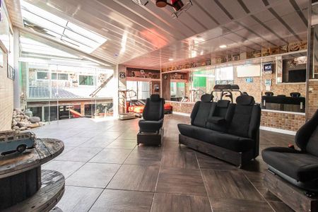 Casa para alugar com 200m², 4 quartos e 2 vagasÁrea comum 