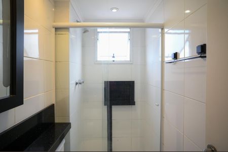 Banheiro de apartamento para alugar com 2 quartos, 49m² em Jardim Celeste, São Paulo