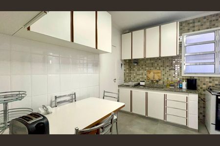 Apartamento para alugar com 121m², 2 quartos e 1 vaga Apartamento para alugar com 121m², 2 quartos e 1 vagaCozinha