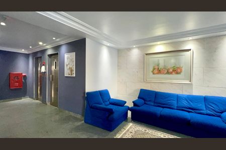 Apartamento para alugar com 121m², 2 quartos e 1 vaga Apartamento para alugar com 121m², 2 quartos e 1 vagaHall de entrada