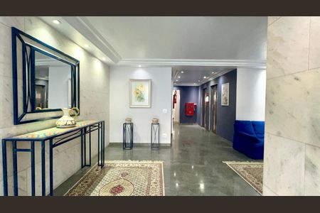 Apartamento para alugar com 121m², 2 quartos e 1 vaga Apartamento para alugar com 121m², 2 quartos e 1 vagaHall de entrada