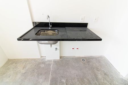 Cozinha de kitnet/studio à venda com 1 quarto, 27m² em Vila Romana, São Paulo