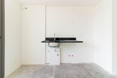 Cozinha de kitnet/studio à venda com 1 quarto, 27m² em Vila Romana, São Paulo