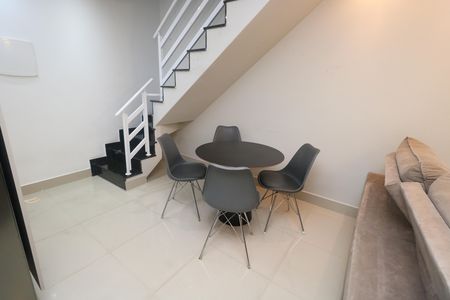 Apartamento à venda com 106m², 2 quartos e 1 vaga Apartamento à venda com 106m², 2 quartos e 1 vagaSala de Jantar