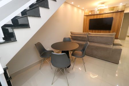 Apartamento à venda com 106m², 2 quartos e 1 vaga Apartamento à venda com 106m², 2 quartos e 1 vagaSala de Jantar