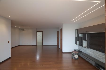 Apartamento para alugar com 166m², 3 quartos e 2 vagasSala