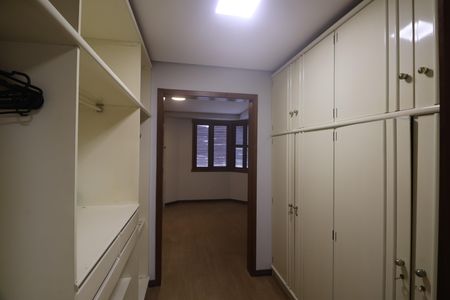 Apartamento para alugar com 166m², 3 quartos e 2 vagasCloset da suíte