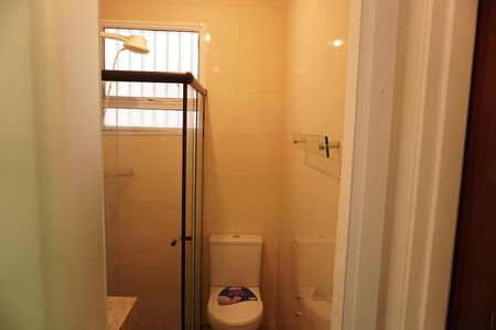 Banheiro da Suíte de casa de condomínio para alugar com 3 quartos, 65m² em Jardim Ipanema, São Carlos