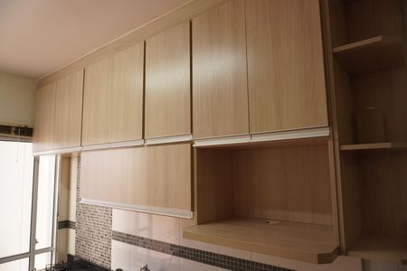 Casa de condomínio para alugar com 65m², 3 quartos e 3 vagasCozinha - Armários