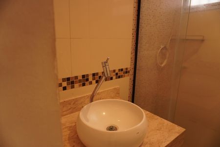 Casa de condomínio para alugar com 65m², 3 quartos e 3 vagasBanheiro da Suíte