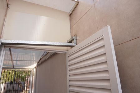 Casa de condomínio para alugar com 65m², 3 quartos e 3 vagasCorredor Quintal - Garagem