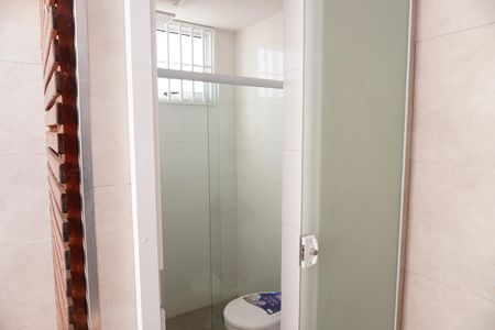 Casa de condomínio para alugar com 65m², 3 quartos e 3 vagasBanheiro Social