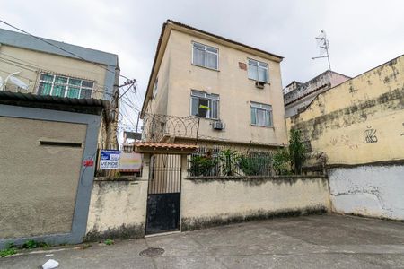 Fachada de casa à venda com 2 quartos, 70m² em Bonsucesso, Rio de Janeiro