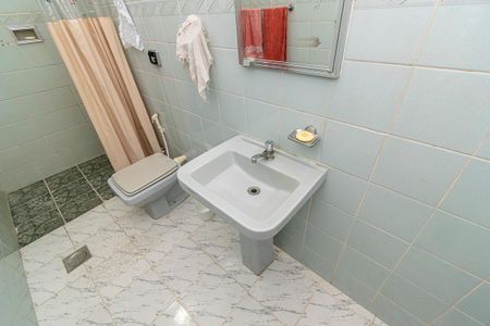 Casa para alugar com 70m², 2 quartos e sem vaga Casa para alugar com 70m², 2 quartos e sem vagaBanheiro