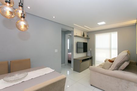 Sala de apartamento à venda com 2 quartos, 46m² em Vila Carmosina, São Paulo