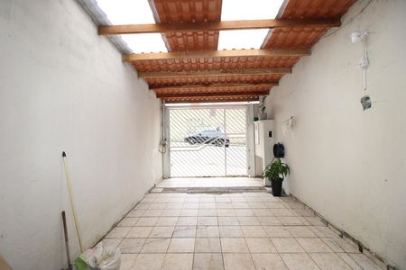 Garagem de casa à venda com 2 quartos, 83m² em Vila Jacuí, São Paulo