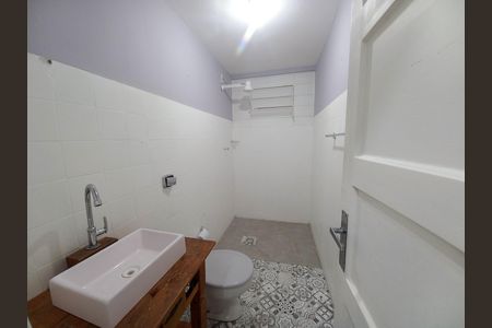 Casa de condomínio para alugar com 70m², 2 quartos e sem vagaBanheiro