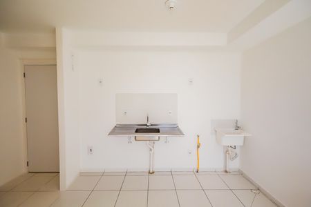 Cozinha de apartamento para alugar com 2 quartos, 39m² em Vila Marari, São Paulo
