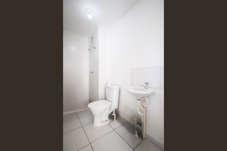 Banheiro de apartamento para alugar com 2 quartos, 39m² em Vila Marari, São Paulo
