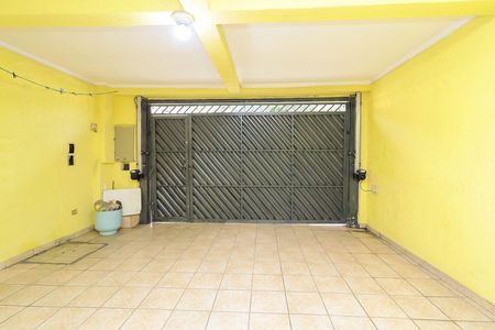 Garagem de casa à venda com 2 quartos, 150m² em Vila Brasil, São Paulo