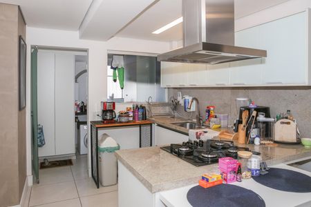 Apartamento para alugar com 136m², 3 quartos e 2 vagas Apartamento para alugar com 136m², 3 quartos e 2 vagasCozinha