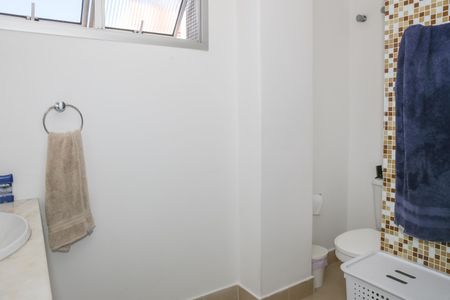 Apartamento para alugar com 136m², 3 quartos e 2 vagas Apartamento para alugar com 136m², 3 quartos e 2 vagasBanheiro da Suíte