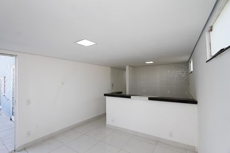 Casa para alugar com 56m², 2 quartos e sem vagaSala