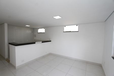 Casa para alugar com 56m², 2 quartos e sem vagaSala