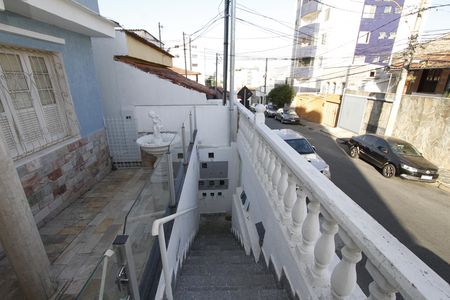 Casa para alugar com 56m², 2 quartos e sem vagaEscada